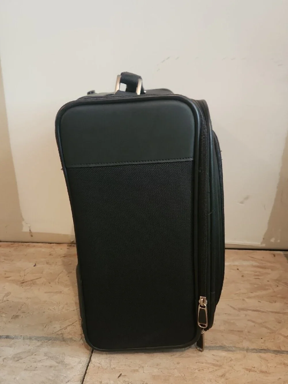 Samsonite Black Laptop Briefcase with Front Pocket And Side Laptop Access